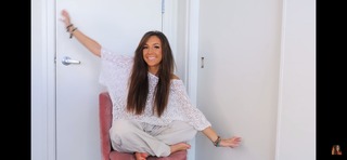 Taylor Alesia feet photo thumbnail
