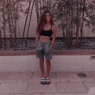 Taylor Alesia feet photo thumbnail
