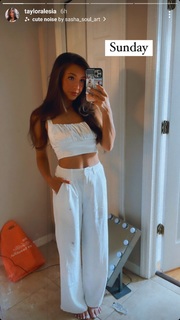 Taylor Alesia feet photo thumbnail