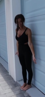 Taylor Alesia feet photo thumbnail