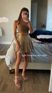 Taylor Alesia feet photo thumbnail