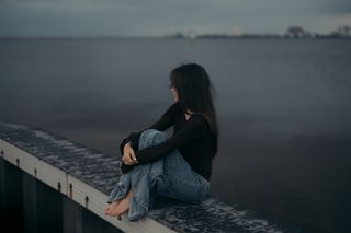 Taylor Alesia feet photo thumbnail