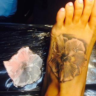 Taylor Atelian feet photo 2