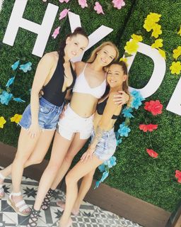 Taylor Atelian feet photo 2