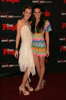 Taylor Cole feet photo thumbnail