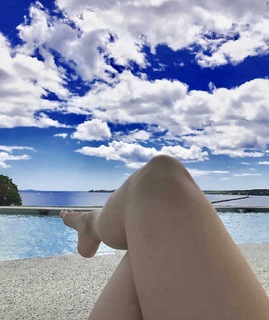 Taylor Cole feet photo thumbnail