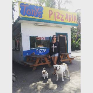 Taylor Cole feet photo thumbnail