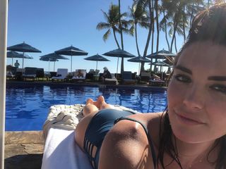 Taylor Cole feet photo thumbnail