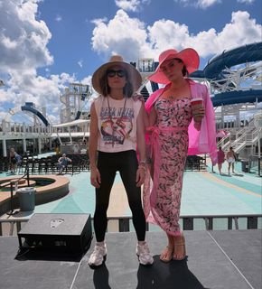 Taylor Cole feet photo thumbnail