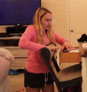 Taylor Darling feet photo 15