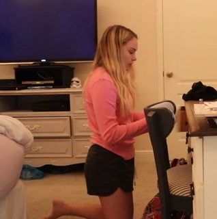Taylor Darling feet photo 14
