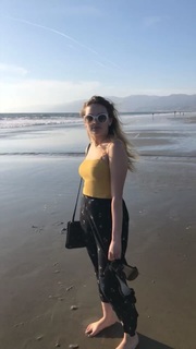 Taylor Darling feet photo 4