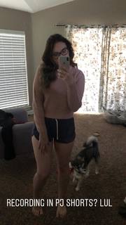 Taylor Darling feet photo 1