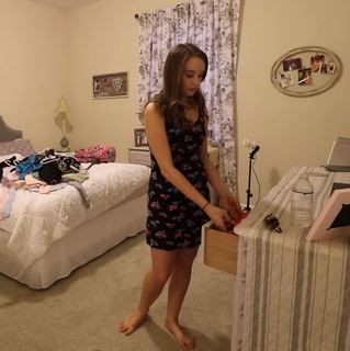 Taylor Darling feet photo 10