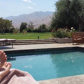 Taylor Dayne feet photo 3