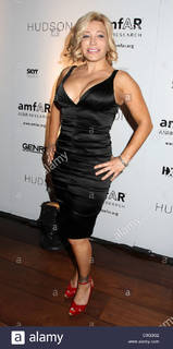 Taylor Dayne feet photo 9