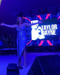 Taylor Dayne feet photo 9