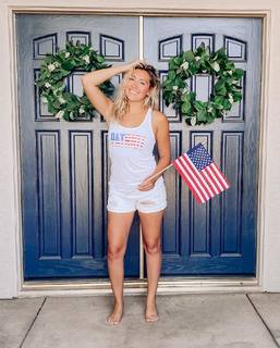 Taylor Dooley feet photo 3