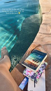 Taylor Dooley feet photo 7