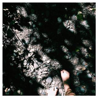 Taylor Hickson feet photo 3