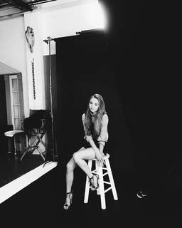 Taylor Hickson feet photo 20