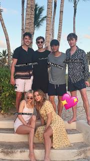 Taylor Hickson feet photo 10