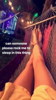 Taylor Hickson feet photo 20