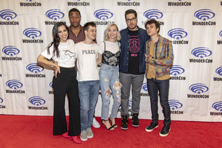 Taylor Hickson feet photo 17