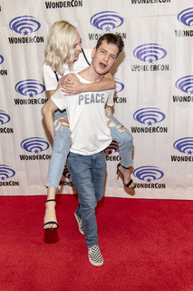 Taylor Hickson feet photo 16
