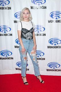 Taylor Hickson feet photo 12