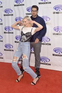 Taylor Hickson feet photo 10