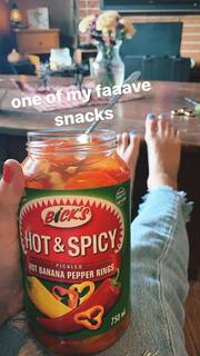 Taylor Hickson feet photo 1