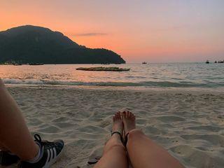 Taylor Hickson feet photo 17
