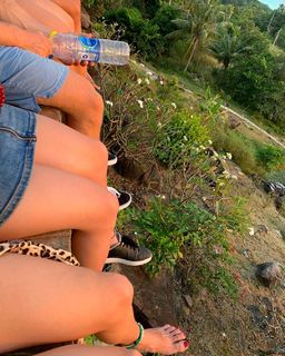 Taylor Hickson feet photo 14