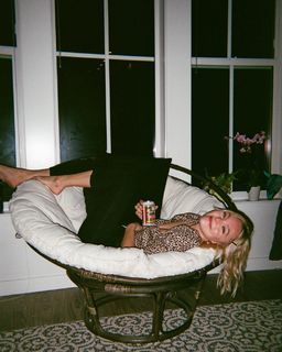 Taylor Hickson feet photo 8