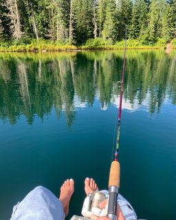 Taylor Hickson feet photo 9