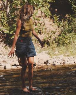 Taylor Hickson feet photo 3