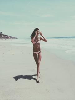 Taylor Hill feet photo thumbnail