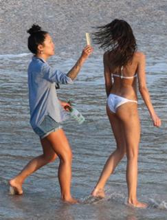 Taylor Hill feet photo thumbnail