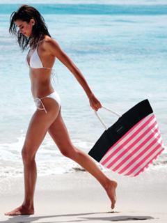 Taylor Hill feet photo thumbnail