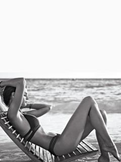 Taylor Hill feet photo thumbnail