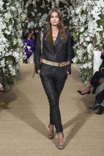 Taylor Hill feet photo thumbnail