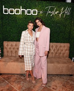 Taylor Hill feet photo thumbnail