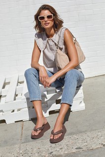 Taylor Hill feet photo thumbnail