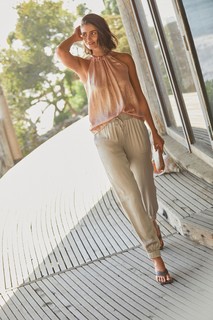 Taylor Hill feet photo thumbnail