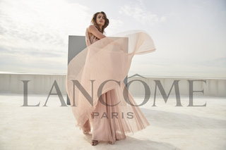 Taylor Hill feet photo thumbnail
