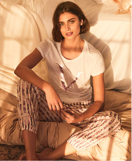 Taylor Hill feet photo thumbnail