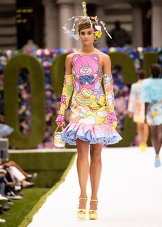 Taylor Hill feet photo thumbnail