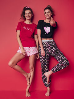 Taylor Hill feet photo thumbnail