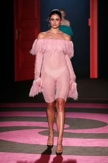 Taylor Hill feet photo thumbnail